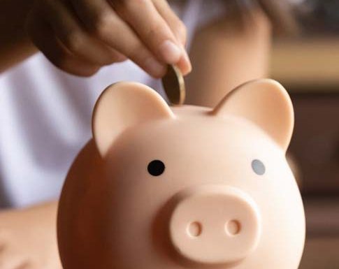 Soluzioni assicurative per risparmio e investimenti, pensate per aiutarti a costruire un futuro finanziario solido e sicuro.